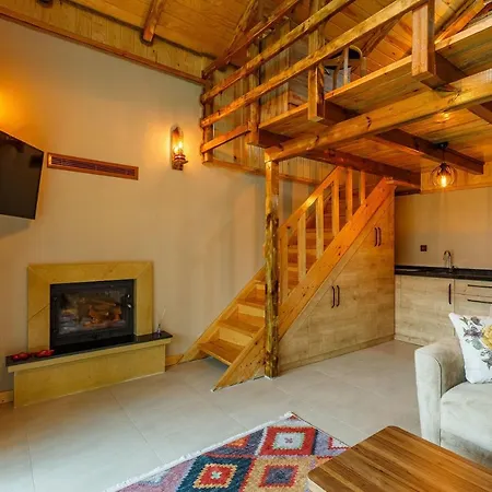 Cozy House Surrounded By Nature In Ferienhaus *
